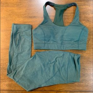 OUTDOOR VOICES | Sports Bra & 7/8 Leggings Set